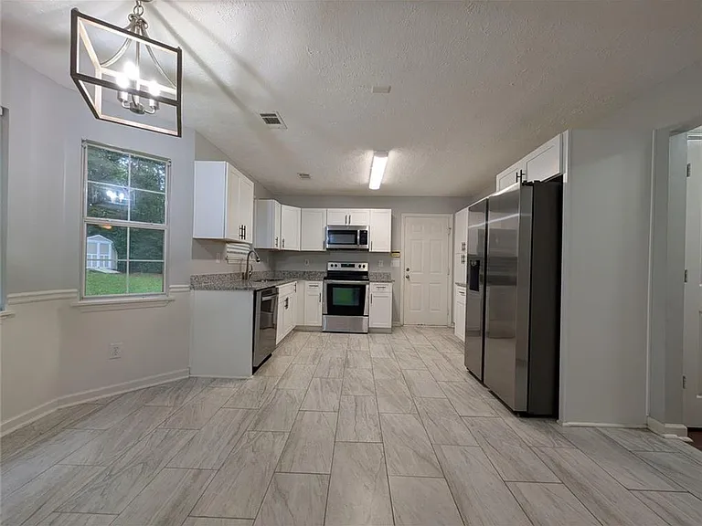 3004 Dogwood Ln — Photo 8