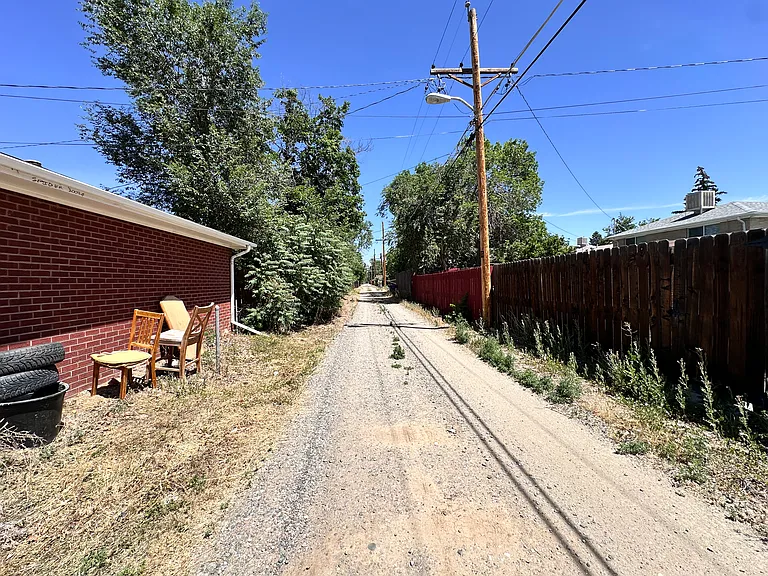 2240 Nome St — Photo 33