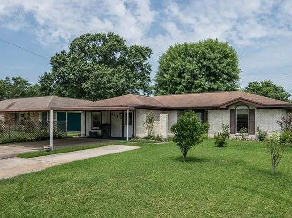 6219 16th St, Port Arthur, TX 77642