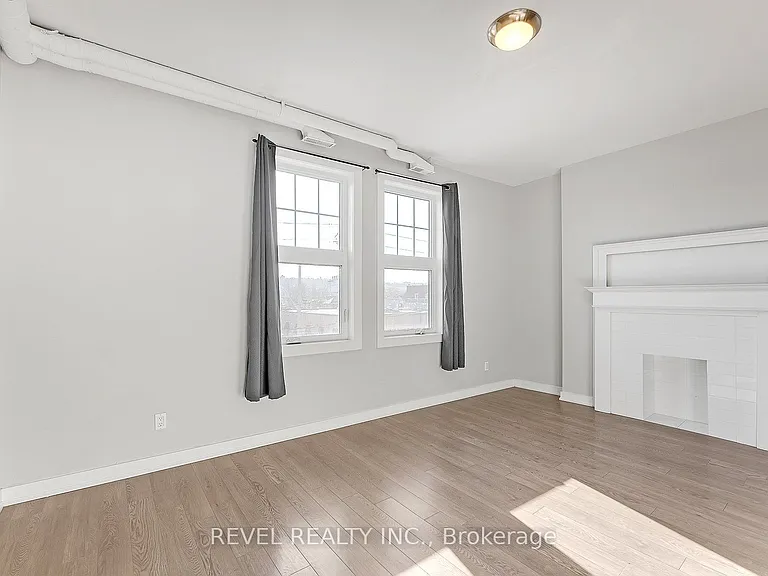 657 Barton St E #302 — Photo 18