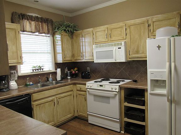 3rd image of 37 Lake Barnett Dr
