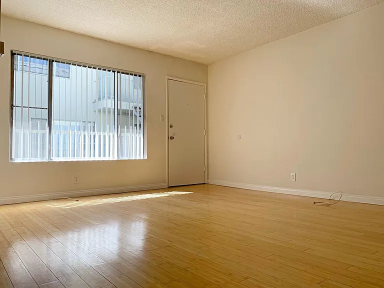 3105 S Durango Ave — Photo 7