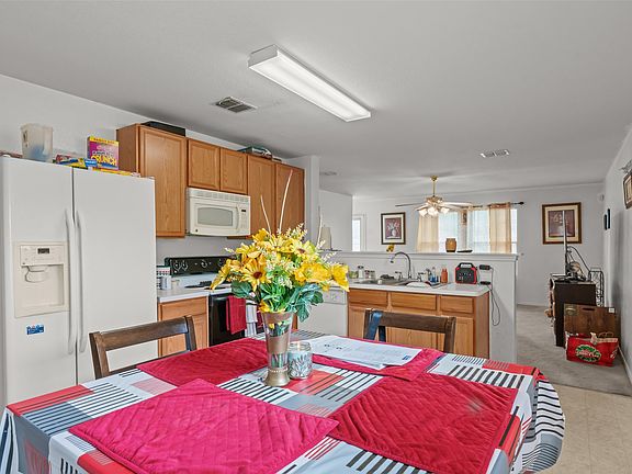 4th image of 1300 Castle Ridge Rd