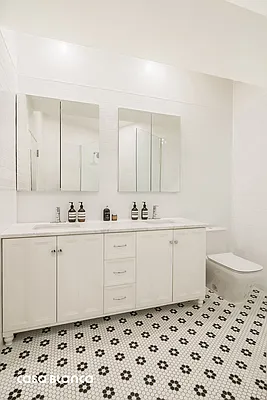 Sold by Casa Blanca Real Estate | media 9