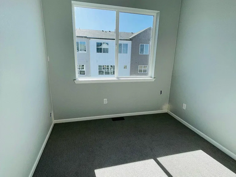 7042 Doncaster Ct — Photo 11