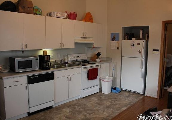 4th image of 117 W 15th St APT A