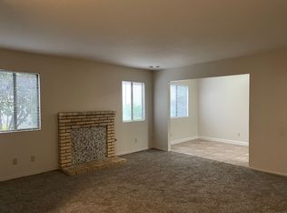 49400 River Park Rd APT 2, Oakhurst, CA 93644