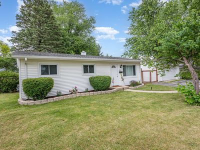 18548 W Woodland Ter, Gurnee, IL, 60031