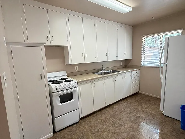 805 S Sheepshead Crossing Rd — Photo 8