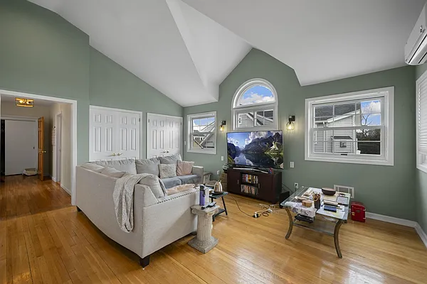 Sold by Revived Residential | media 29