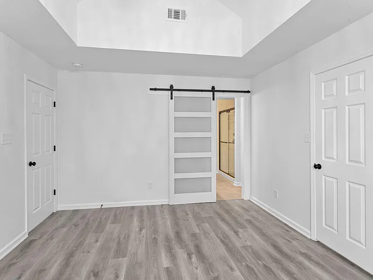 7926 Camden Hollow Rd — Photo 14
