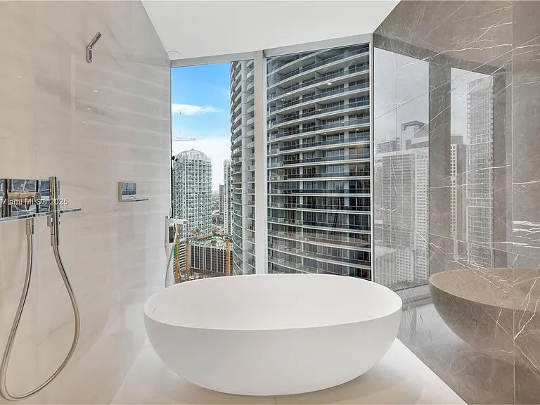 300 Biscayne Boulevard Way #4 — Photo 13