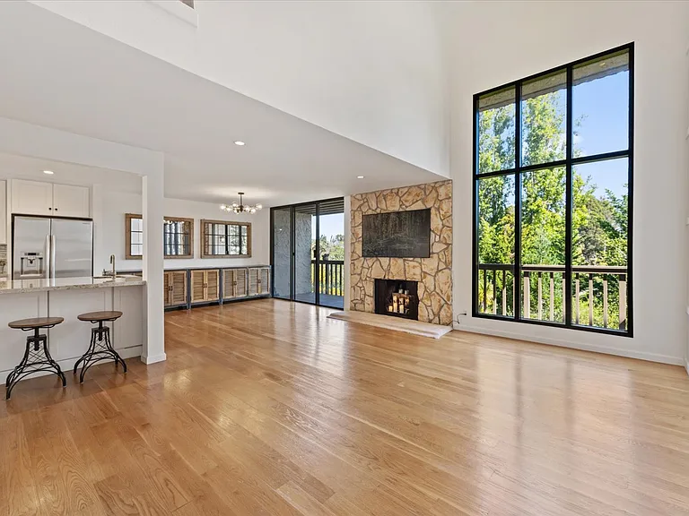9 Heritage Ct — Photo 6