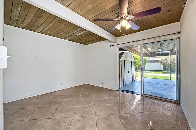 3345 Tropicana Dr — Photo 2