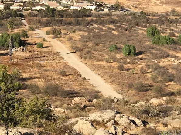 19455 Cajalco Rd, Perris, CA 92570