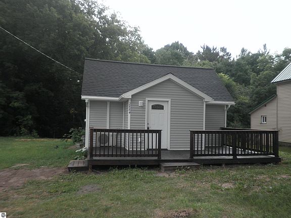 5th image of 2884 N Main St