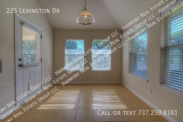 225 Lexington Dr — Photo 23