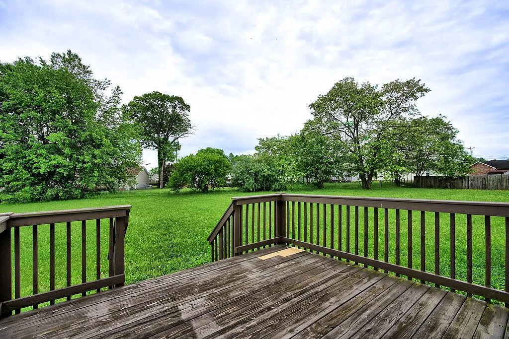 3 bed, $2,978 — Photo 4