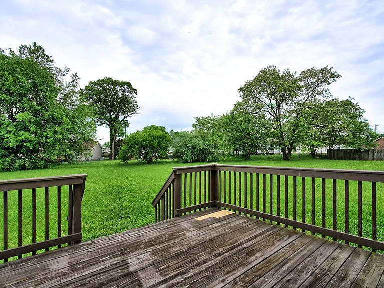 Foxrun Ln — Photo 4