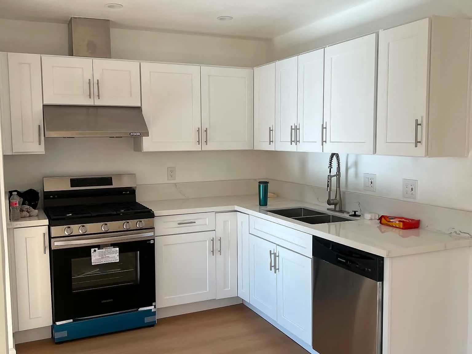 2 bed, 813 sqft, $2,400 — Photo 2