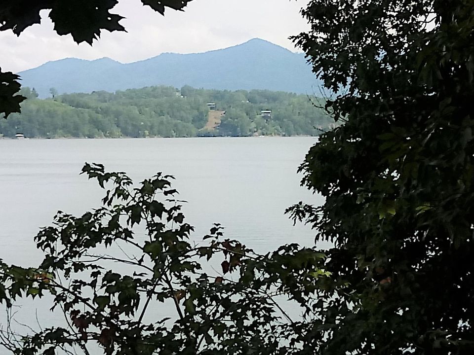 1st image of 27 Woods Ridge Rd