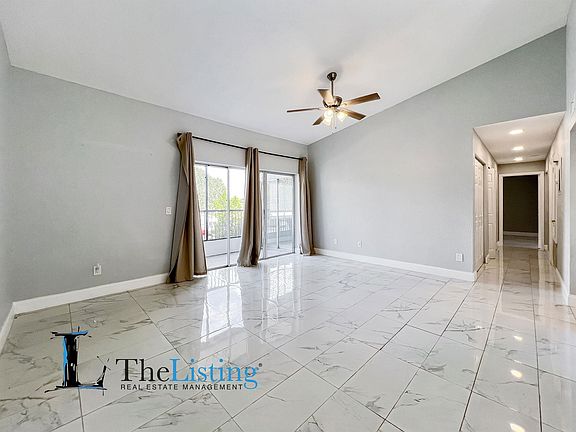 3rd image of 2482 Lakeway Branch Dr