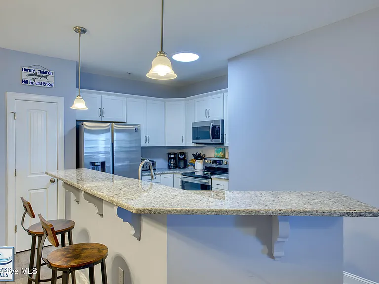 300 Gateway Dr #320 — Photo 14