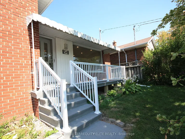 54 Beacham Cres #LOWER — Photo 4
