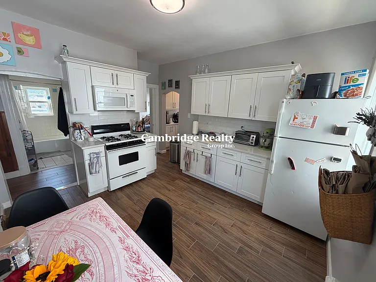 9-11 Houghton St #3 — Photo 2
