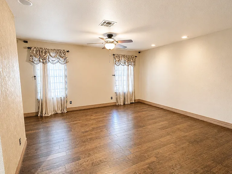 735 Spyglass Ln — Photo 9
