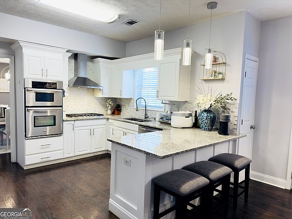 5th image of 2737 Autumn Lake Ln