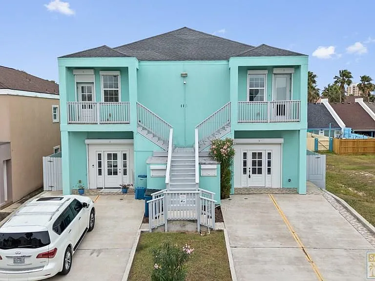 110 E Retama St #4 — Photo 2