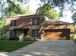 1318 Brush Hill Cir, Naperville, IL 60540