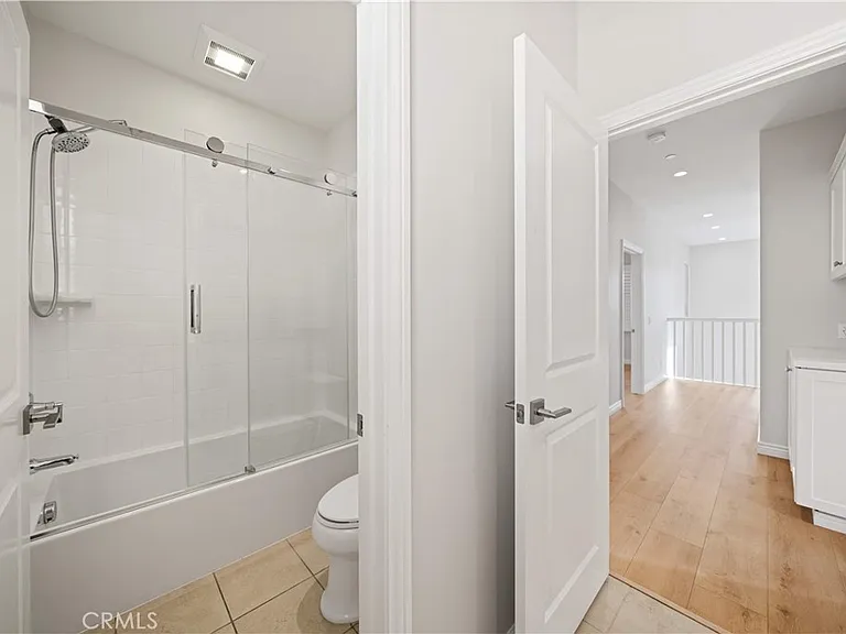 63 Darby — Photo 27