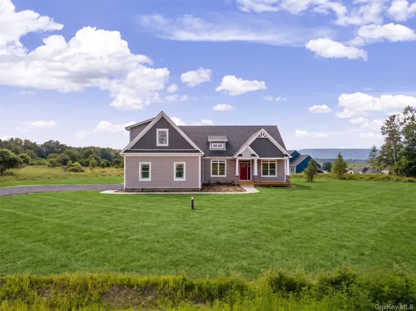 6 Harrier Ridge Drive, Wallkill, NY 12589