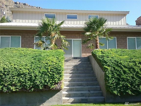 3rd image of 32656 Lakeshore Dr NE