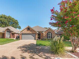 933 Freshwood Ct, Arlington, TX 76017