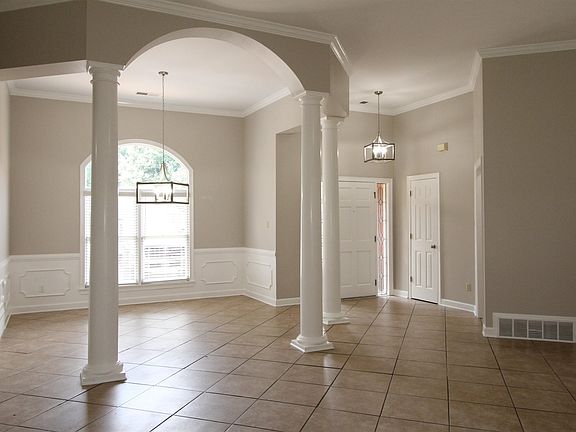 2nd image of 1800 Mill Glen Cv