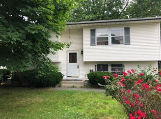 51 Bethpage Rd, Copiague, NY 11726