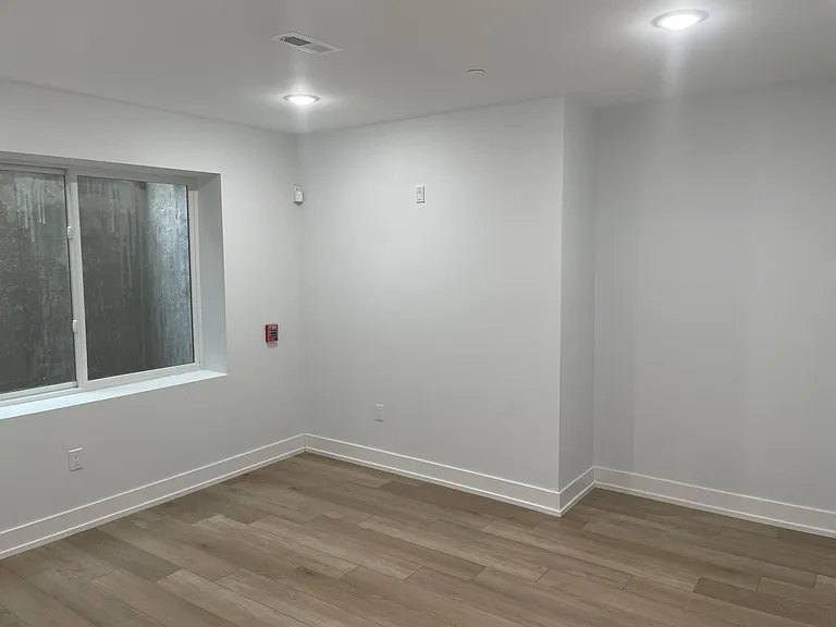 2156 N Darien St #1 — Photo 11