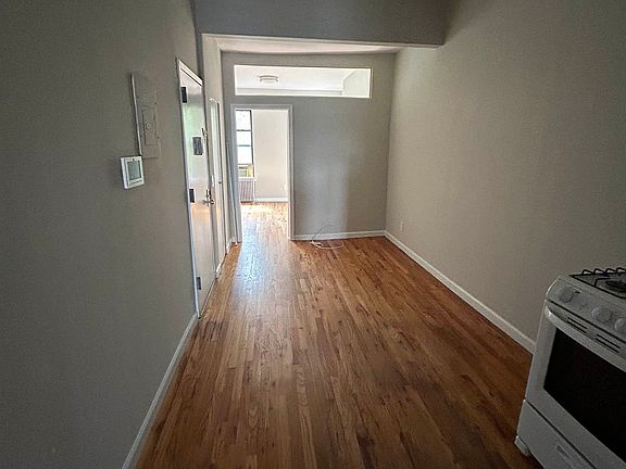 2nd image of 265 E 10th St