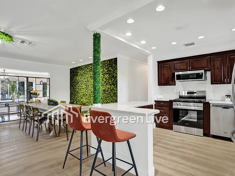 1115 SW 4th Ave — Photo 8