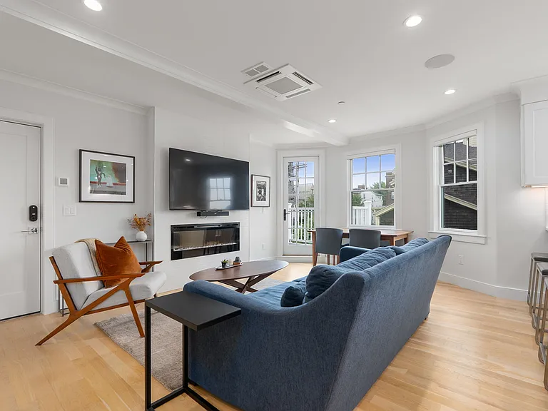 8 Sycamore St #C — Photo 8