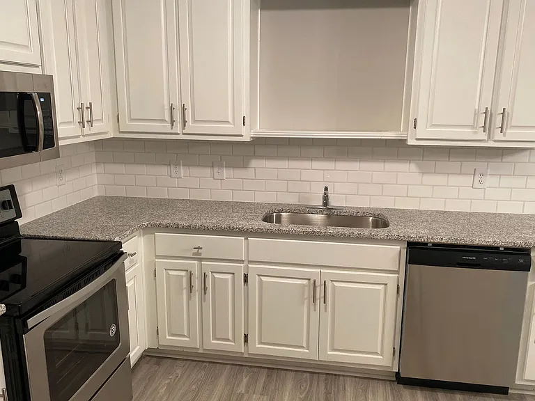 423 Frazier St — Photo 10
