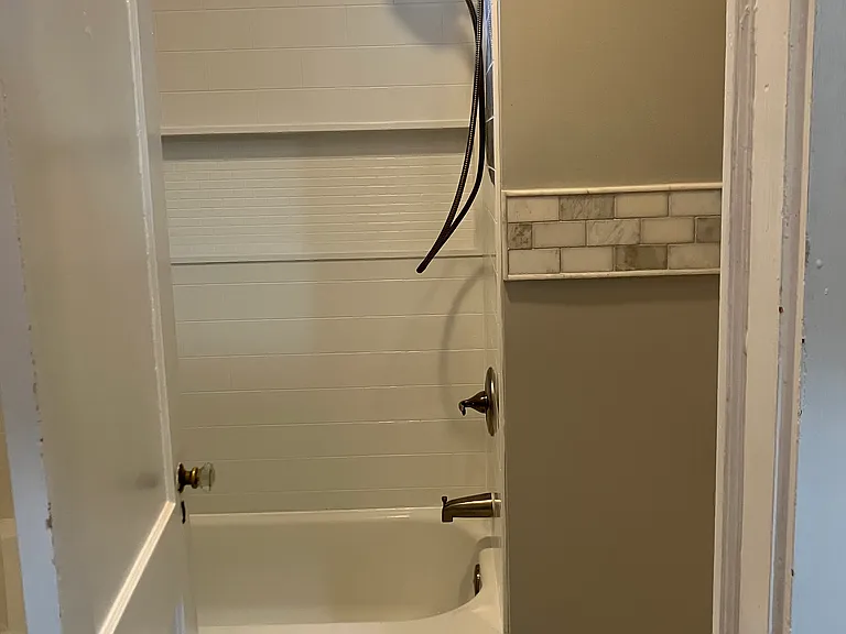 1212 Anthony Ave — Photo 9