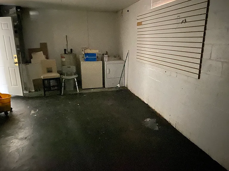 Garage with Washer and Dryer