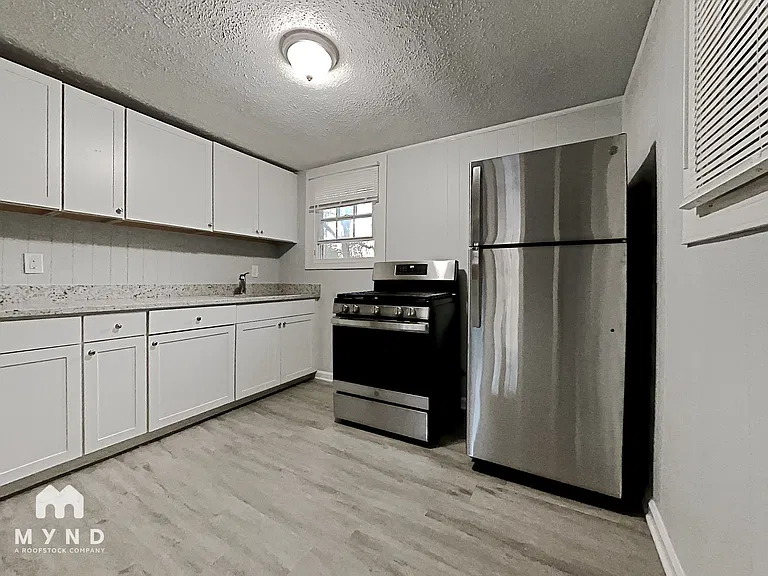 2380 Brackett Rd SW — Photo 3