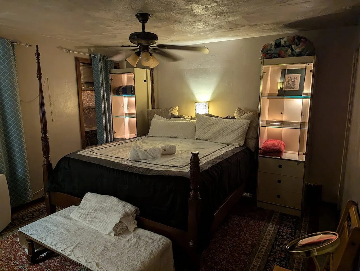 2 bed, 1.0 bath, $3,188 — Photo 2