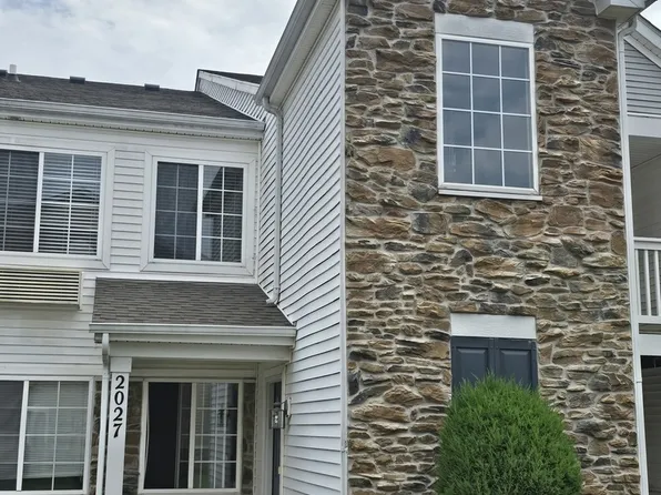 2027 Silverstone Dr #2027, Carpentersville, IL 60110