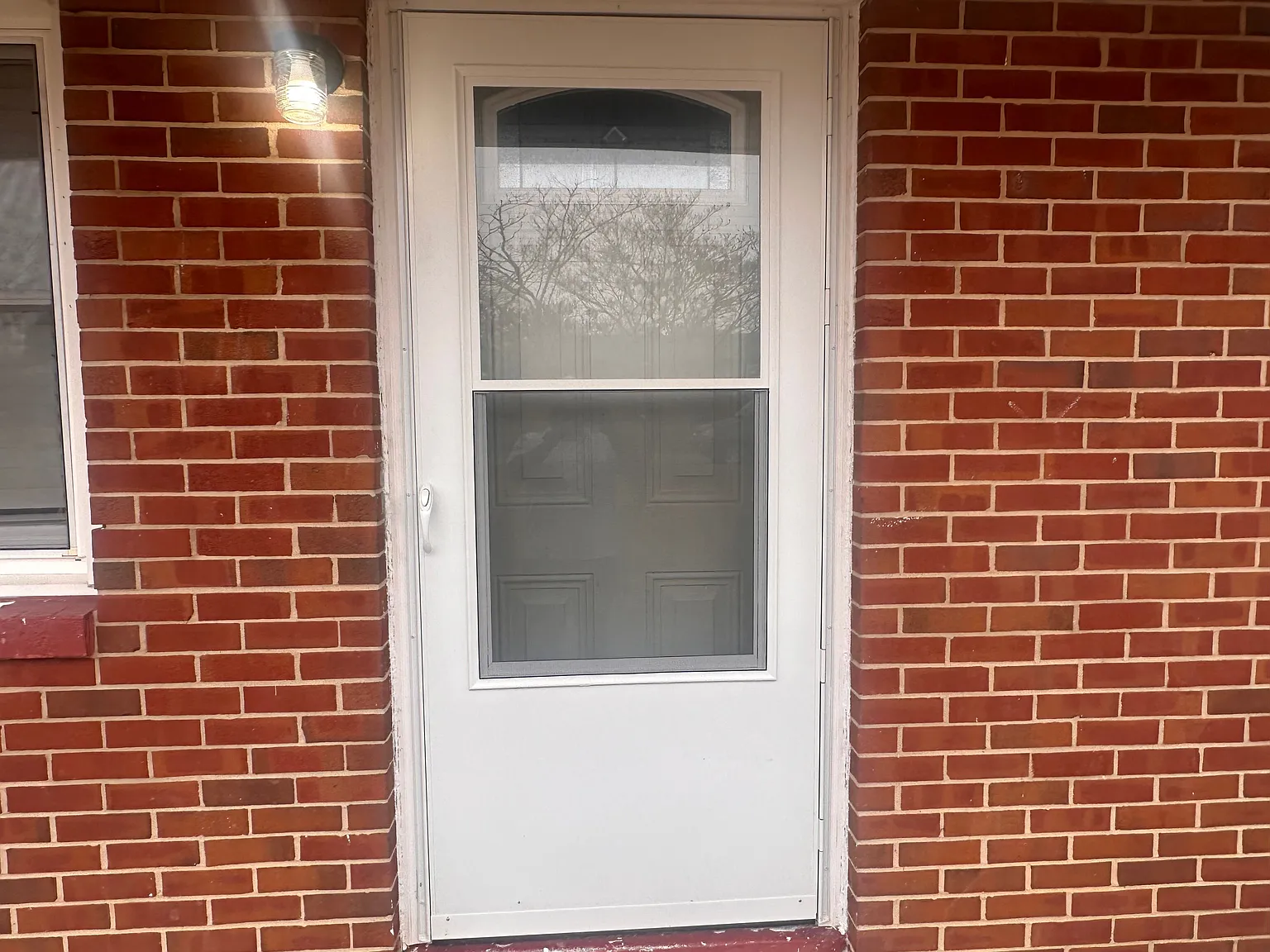 3 bed, 1.0 bath, 1044 sqft, $1,595 — Photo 3